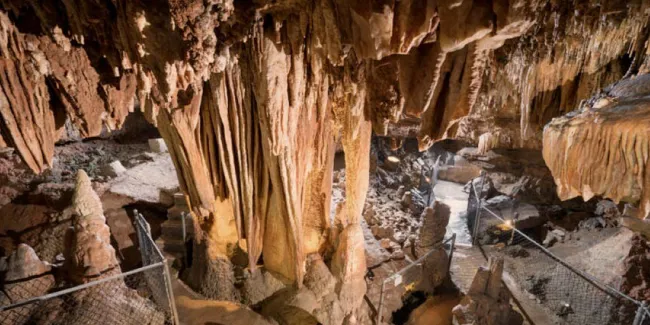 Inside Onyx Cave in Eureka Springs